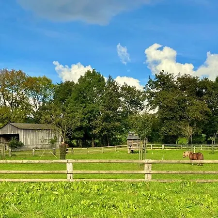 Les Pres Grand * Montigne-le-Brillant