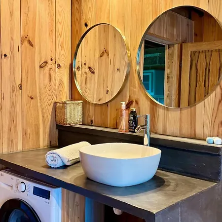 Les Pres Grand * Montigne-le-Brillant