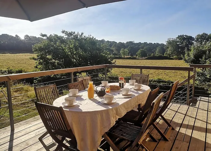 Les Pres Grand * Montigne-le-Brillant