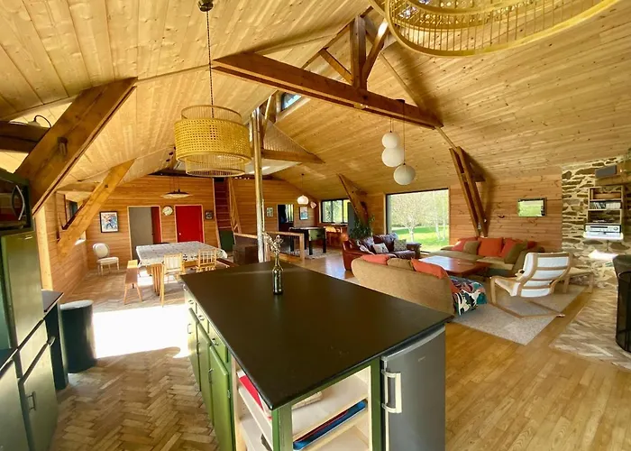 Les Pres Grand * Montigne-le-Brillant